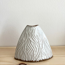 Load image into Gallery viewer, Triangle Vase-Linen
