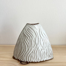 Load image into Gallery viewer, Triangle Vase-Linen
